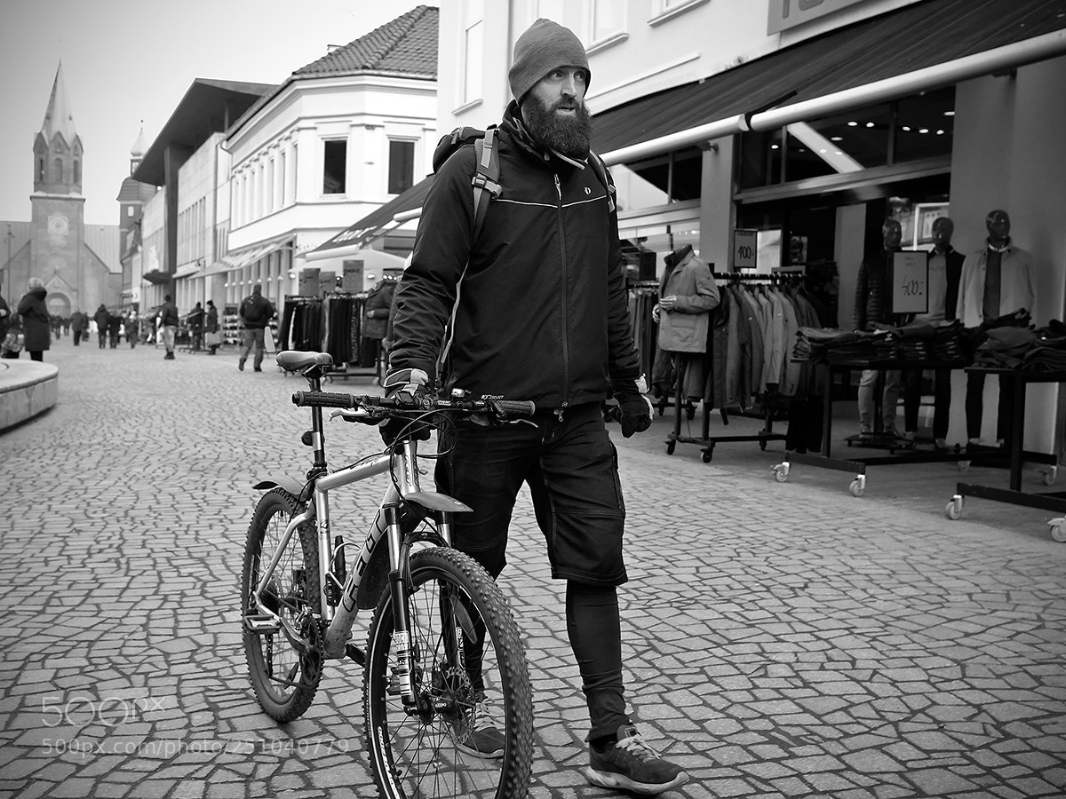 Fujifilm X-Pro2 sample photo. Bike pushing 7 photography