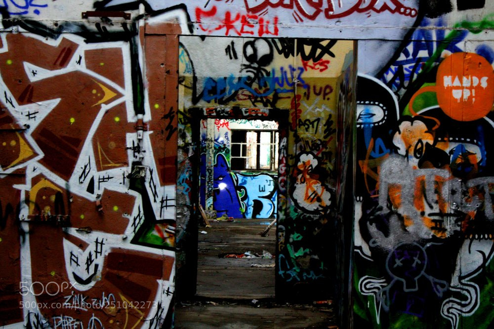 Canon EF-S 18-55mm F3.5-5.6 IS sample photo. Berlin rawtemple door photography