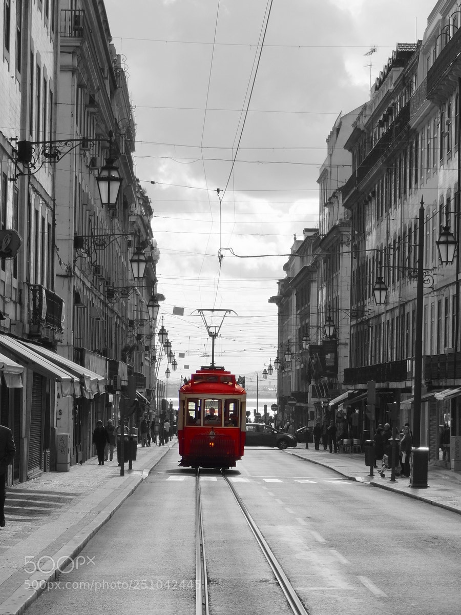 Sony Cyber-shot DSC-HX9V sample photo. Tram in porto photography