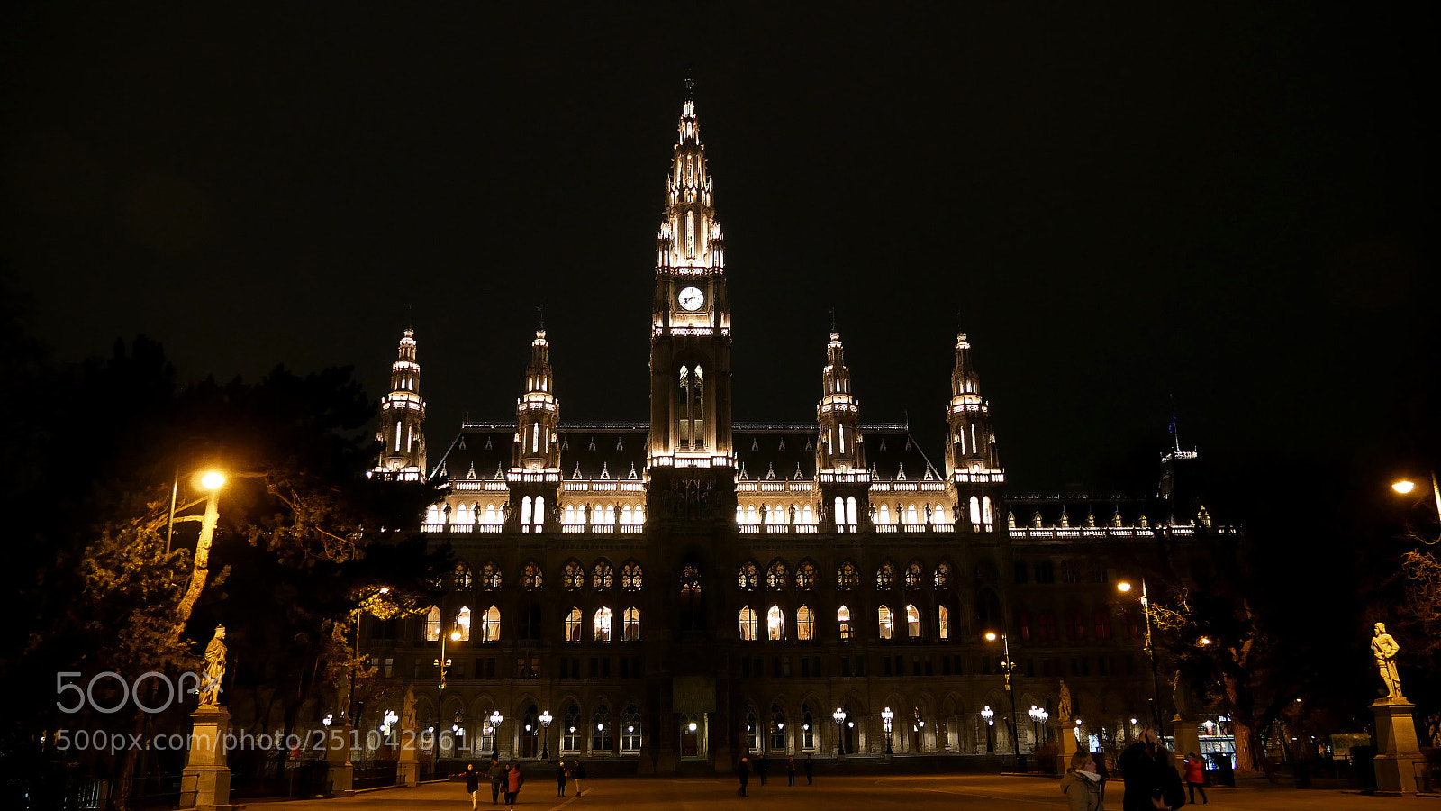 Panasonic DMC-G81 sample photo. Vienna city hall photography