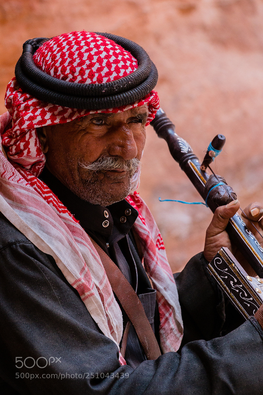 Canon EOS 70D sample photo. Old musician in petra photography
