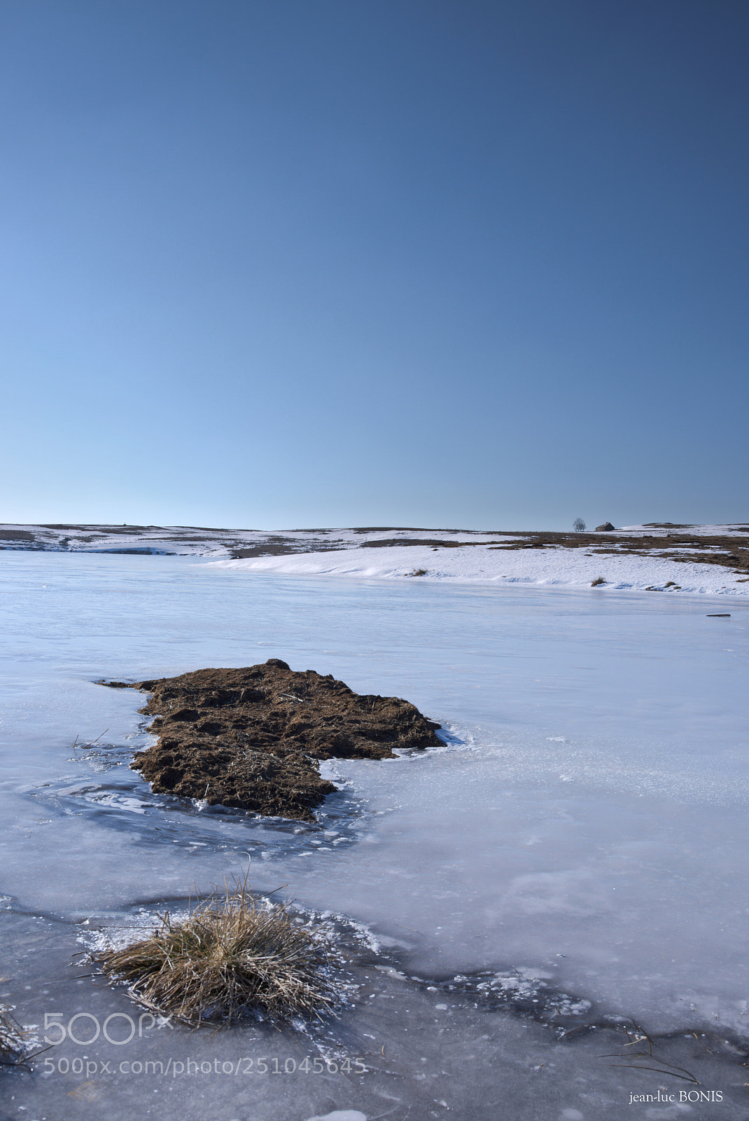 Pentax K-1 sample photo. Aubrac par -18°c photography