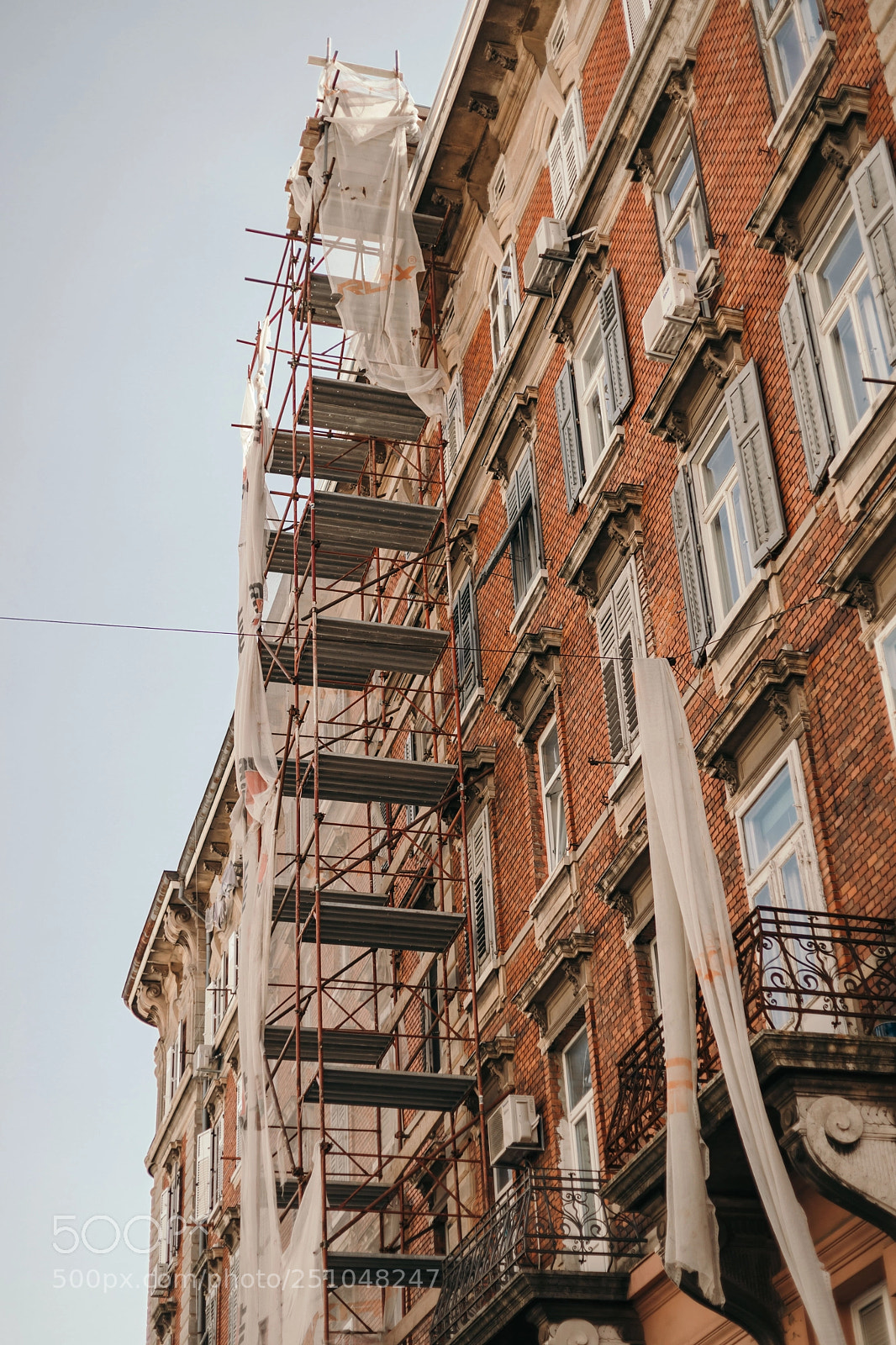 Canon EOS 5D Mark IV sample photo. Structures photography