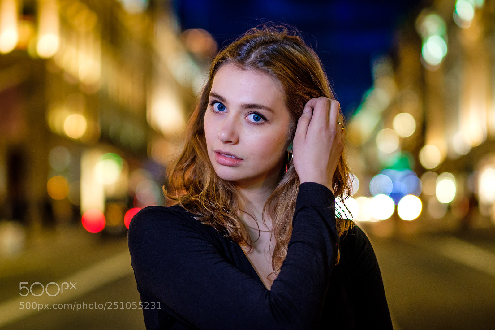 Fujifilm X-Pro2 sample photo. Centre of the road photography