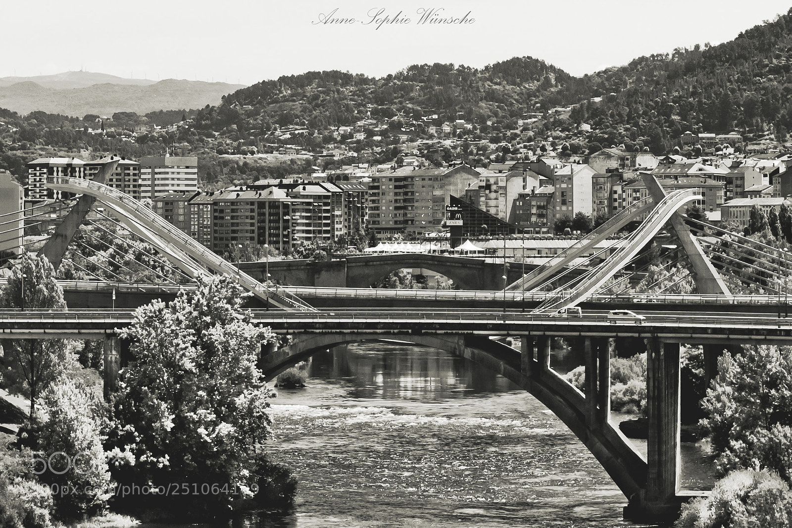 Canon EOS 700D (EOS Rebel T5i / EOS Kiss X7i) sample photo. Ponte do milenio photography