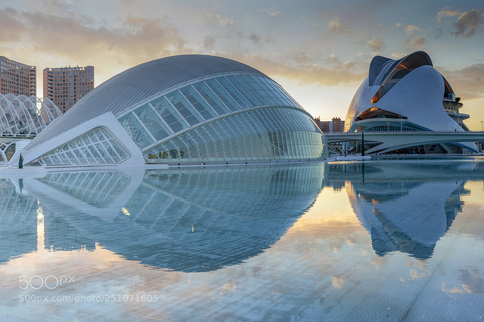 Canon EOS 5D Mark II sample photo. Ciudad des arts y photography
