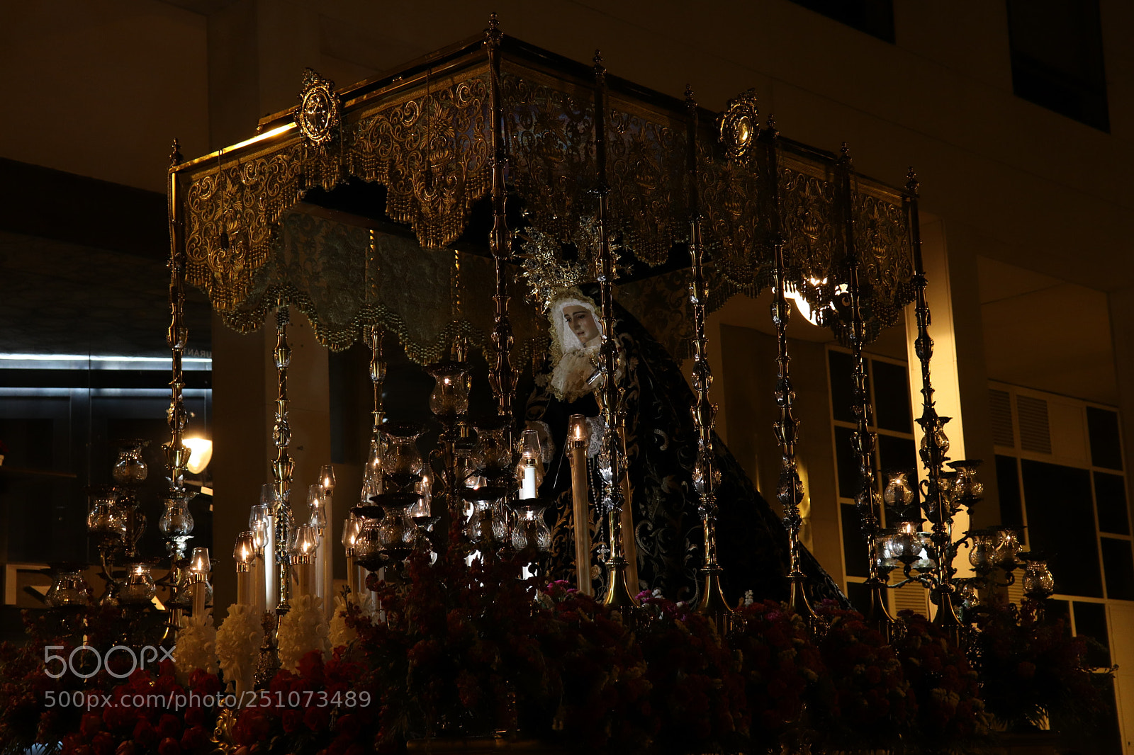 Canon EOS 800D (EOS Rebel T7i / EOS Kiss X9i) sample photo. Religious procession by night photography