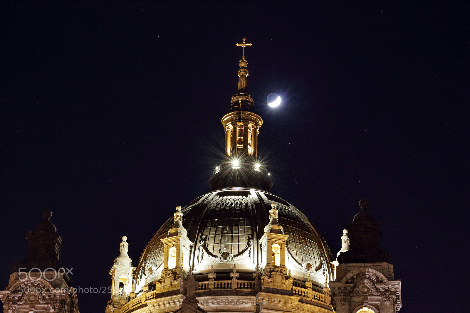 Canon EOS 550D (EOS Rebel T2i / EOS Kiss X4) sample photo. Cathedral and celestial jewelry photography