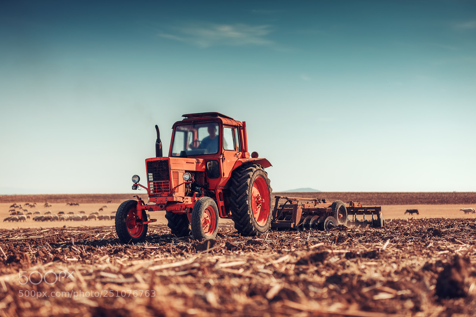 Canon EOS 5D Mark IV sample photo. Farmer in tractor preparing photography