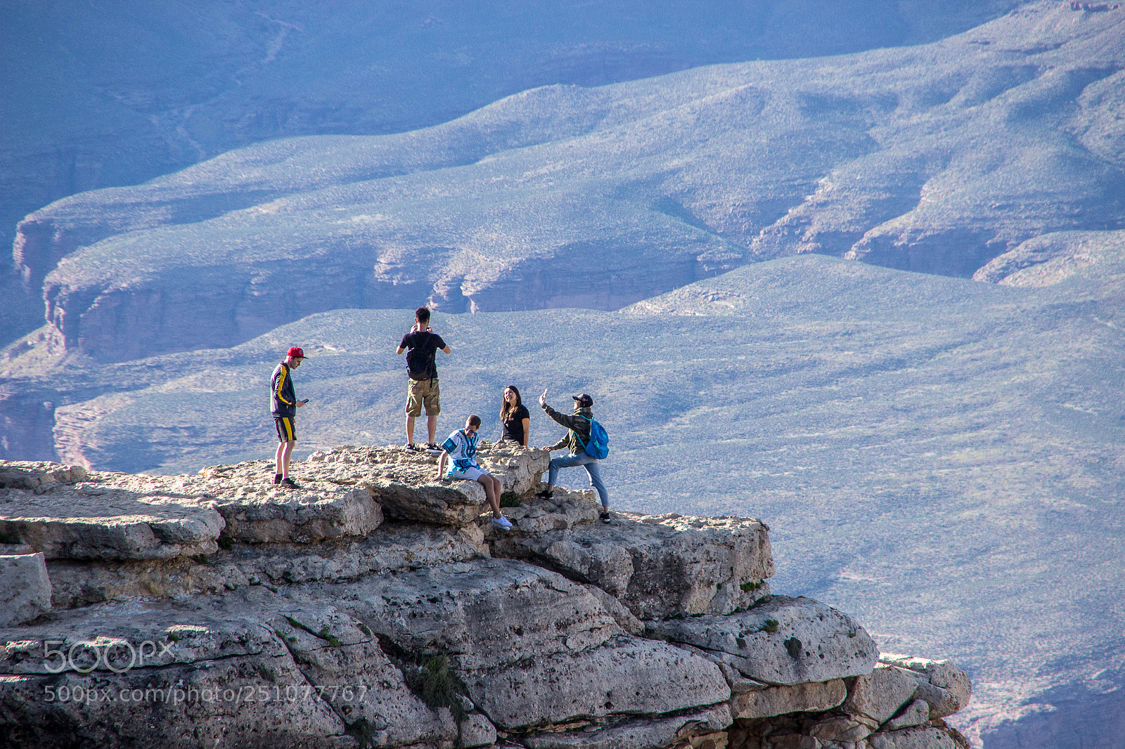 Canon EOS 600D (Rebel EOS T3i / EOS Kiss X5) sample photo. Friends on the cliff photography