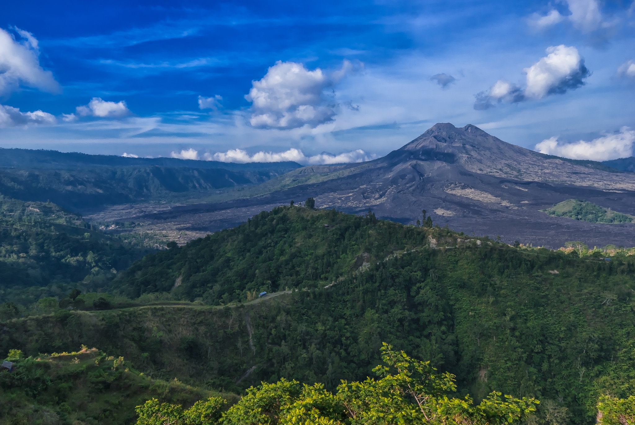  Pegunungan  Bali by Juan Luis Mayordomo 500px