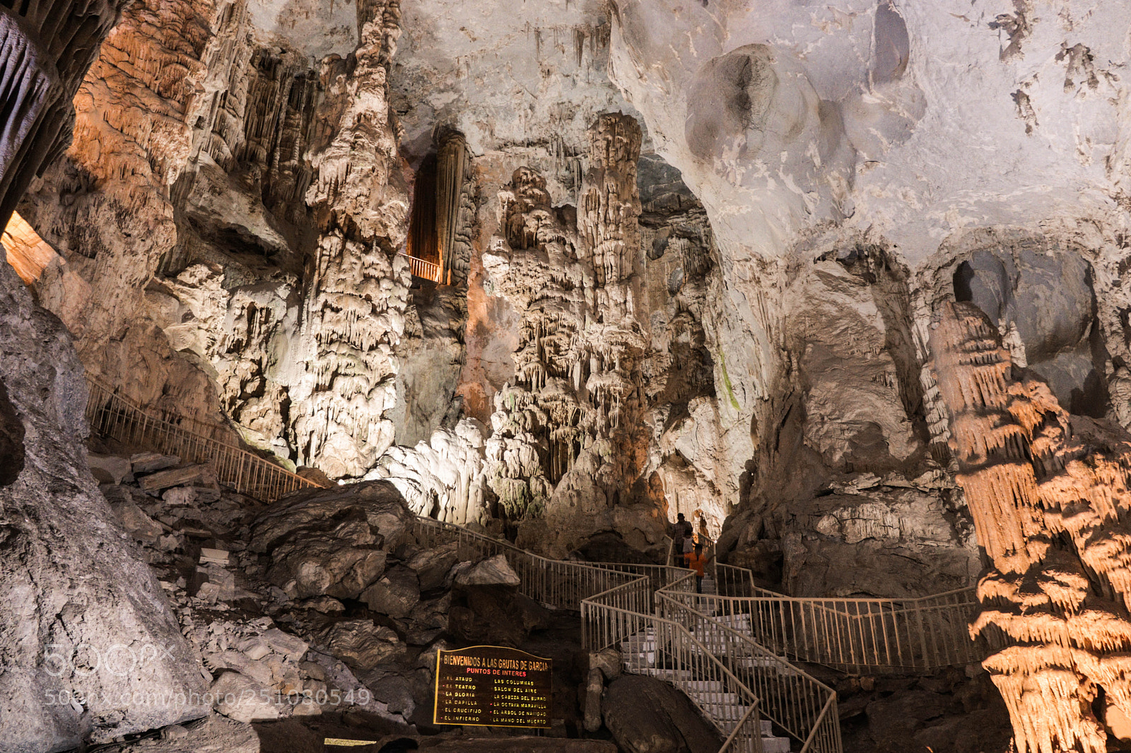 Canon EOS 800D (EOS Rebel T7i / EOS Kiss X9i) sample photo. Grutas de garcía photography