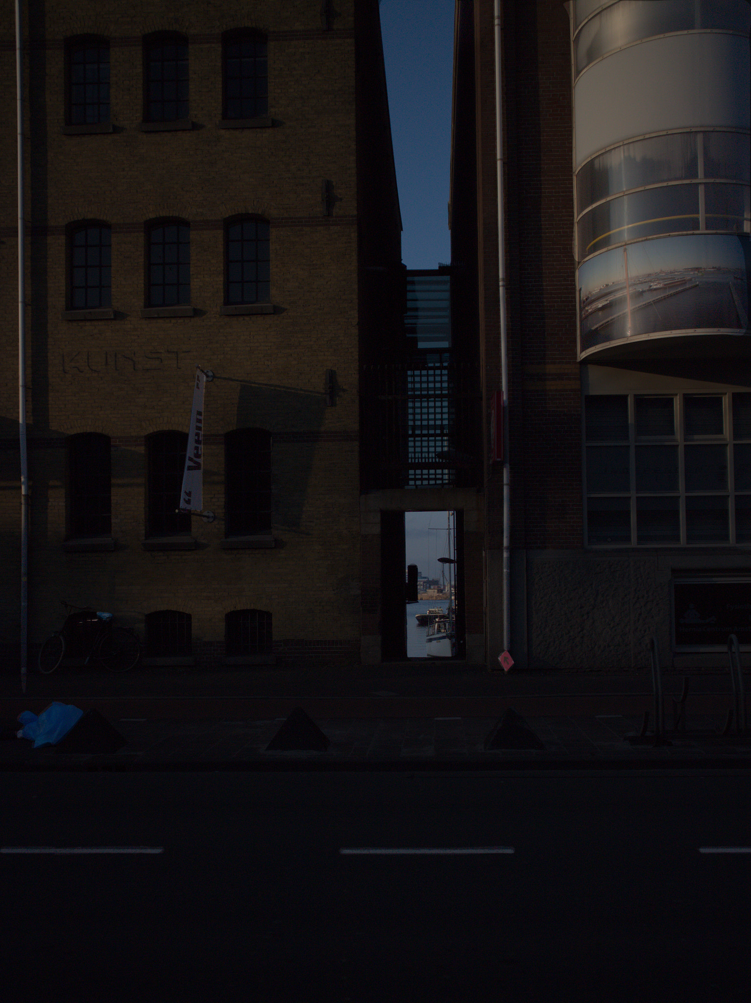 Canon EOS M10 sample photo. Short cut photography