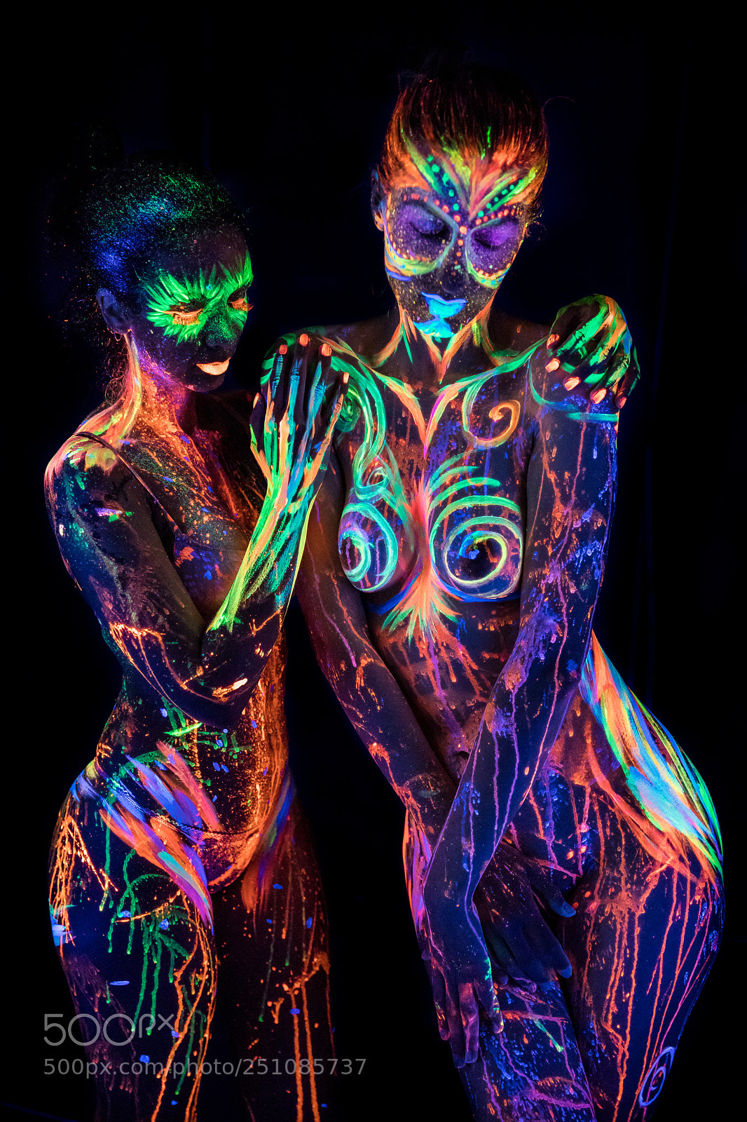 Canon EOS 5D Mark IV sample photo. Blacklight photography