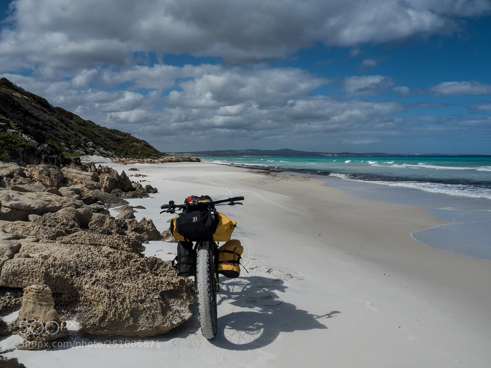 Olympus OM-D E-M5 II sample photo. Hassell beach - looking photography
