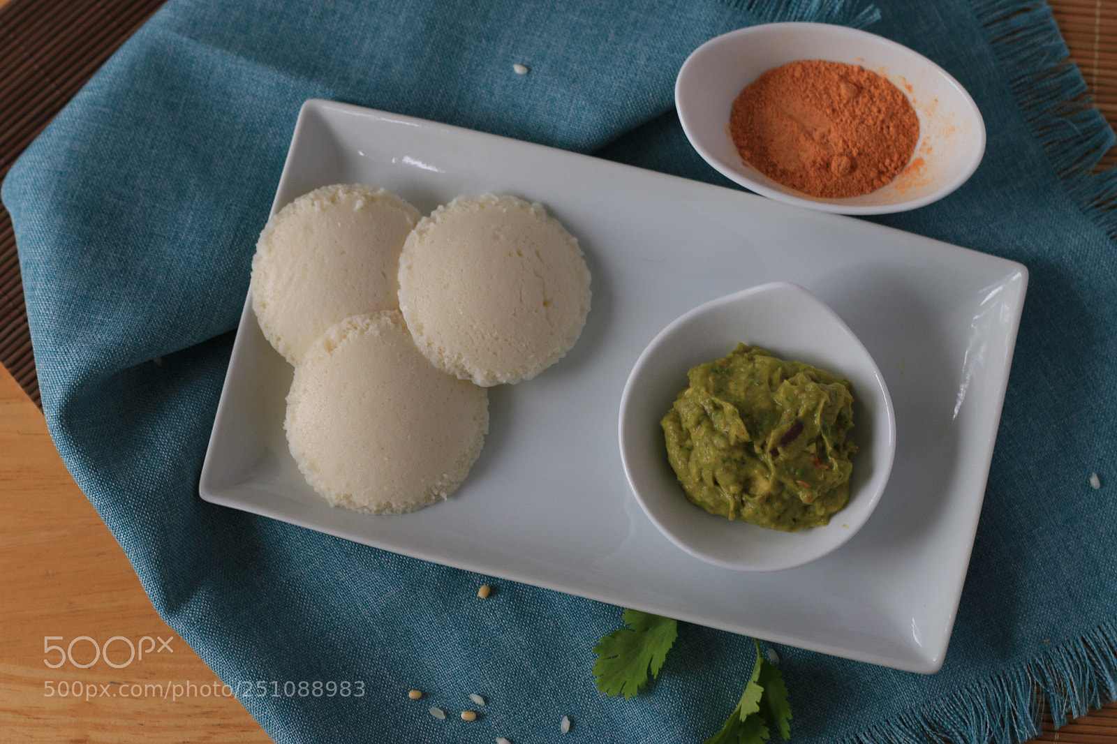 Canon EOS 70D + Canon EF 50mm F1.8 II sample photo. Idli photography