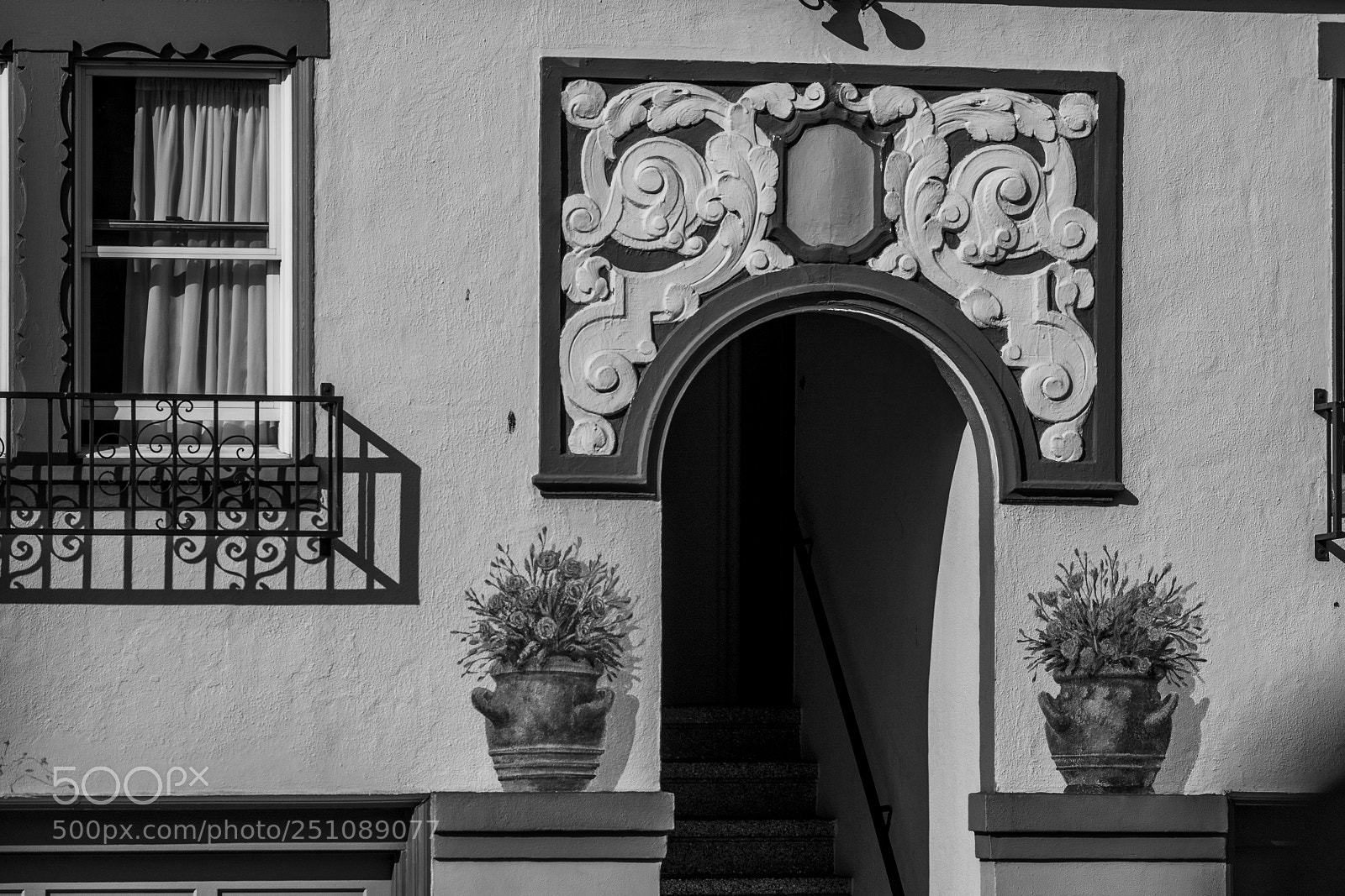 Canon EOS-1D Mark III sample photo. Door photography