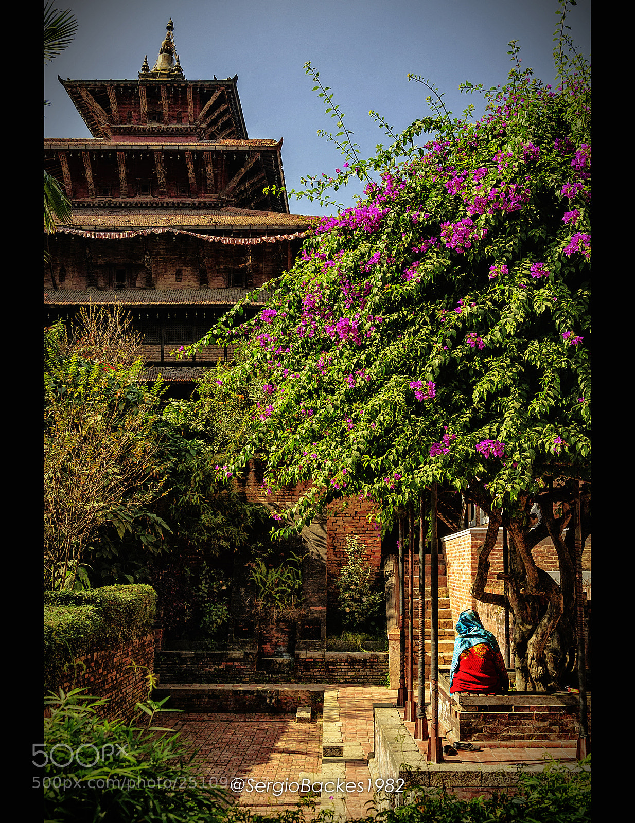 Nikon D90 sample photo. The praying woman photography