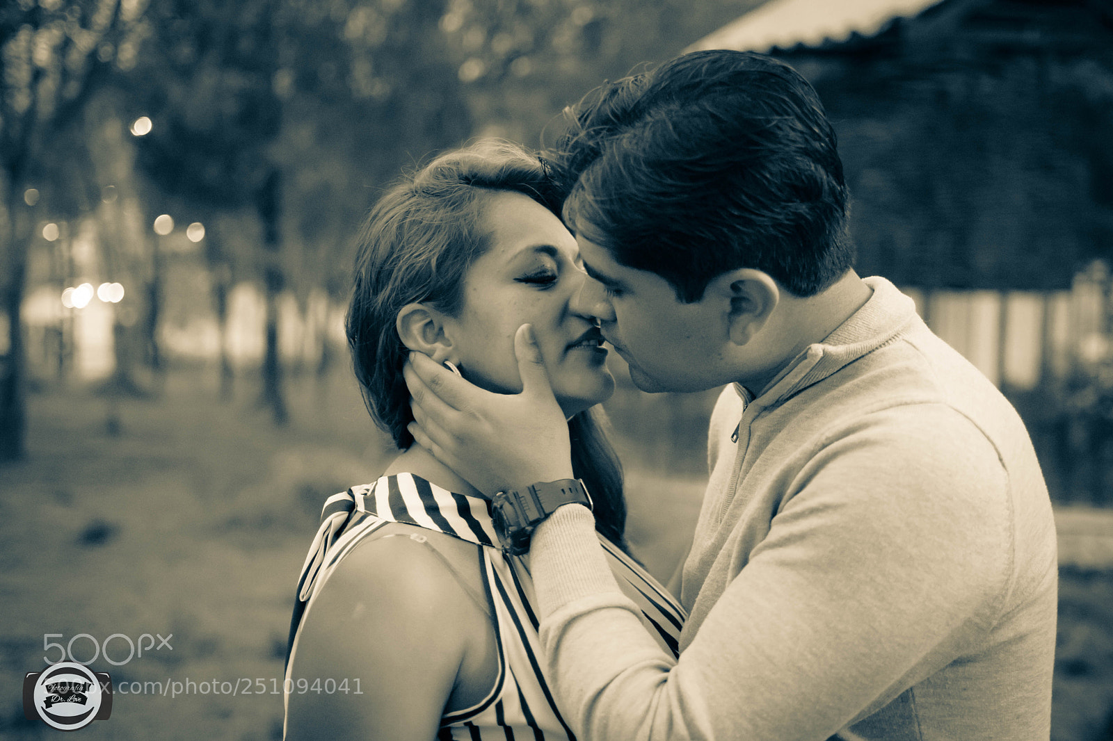 Nikon D7200 sample photo. Kiss photography