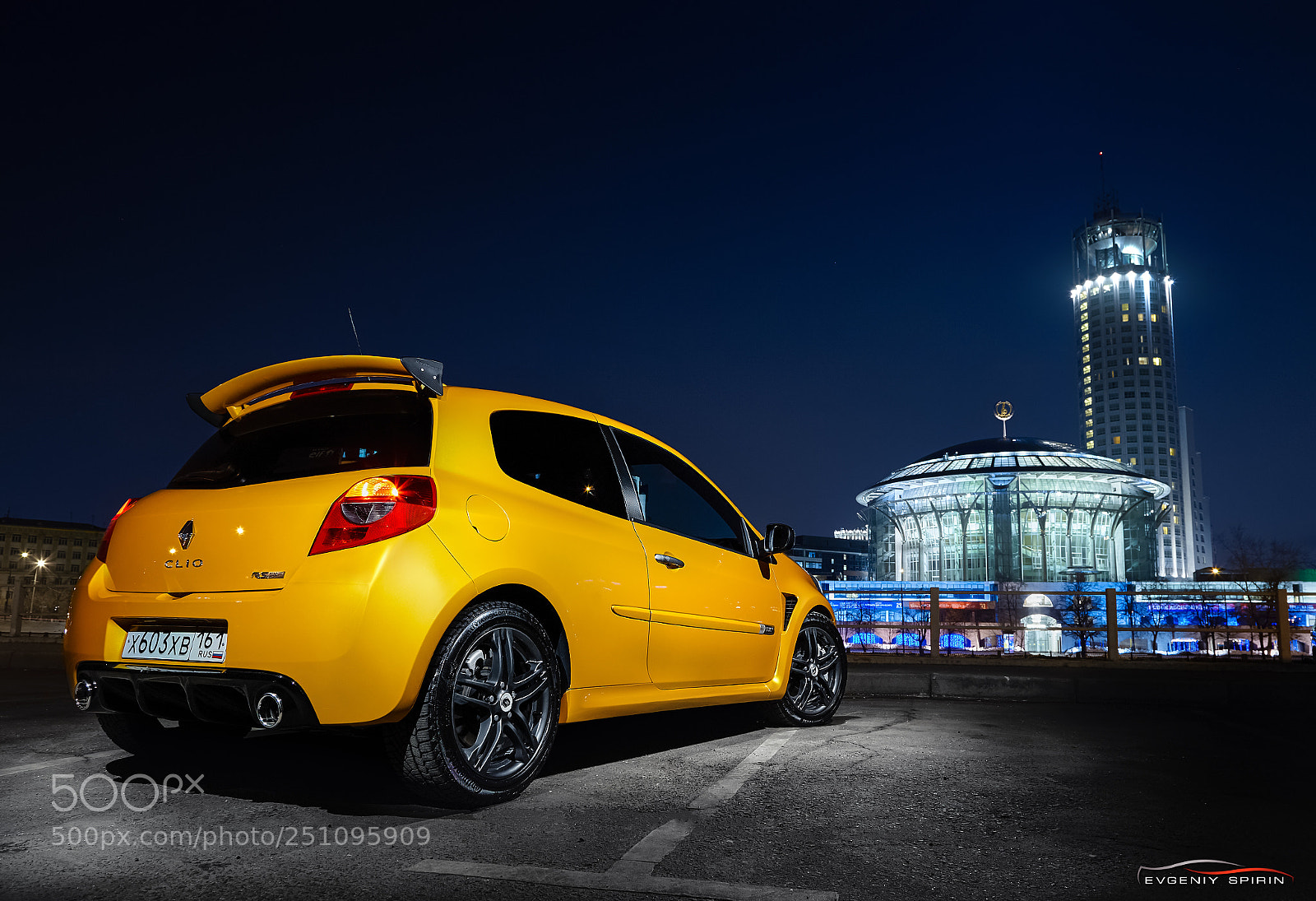 Canon EOS 5D Mark II sample photo. Renault clio rs photography