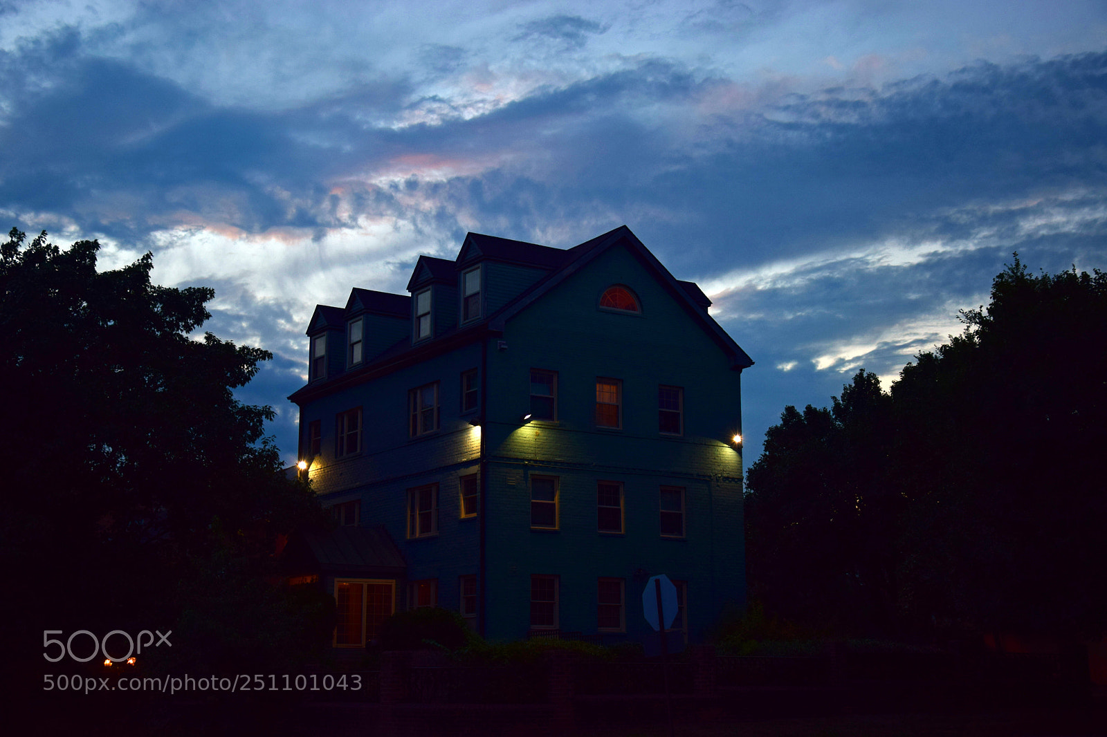 Nikon D5300 sample photo. Blue house blue sky photography