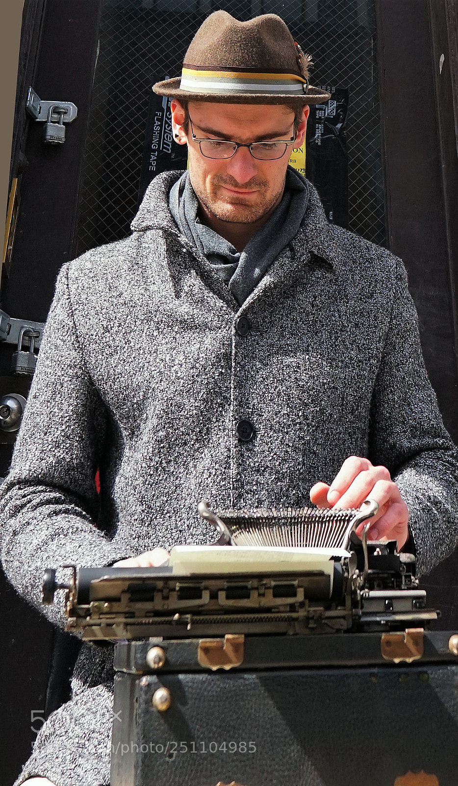 Sony a6500 sample photo. Sidewalk poet at work photography