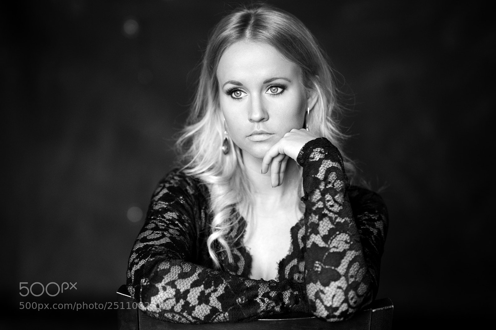 Sony a9 sample photo. Lady in black photography