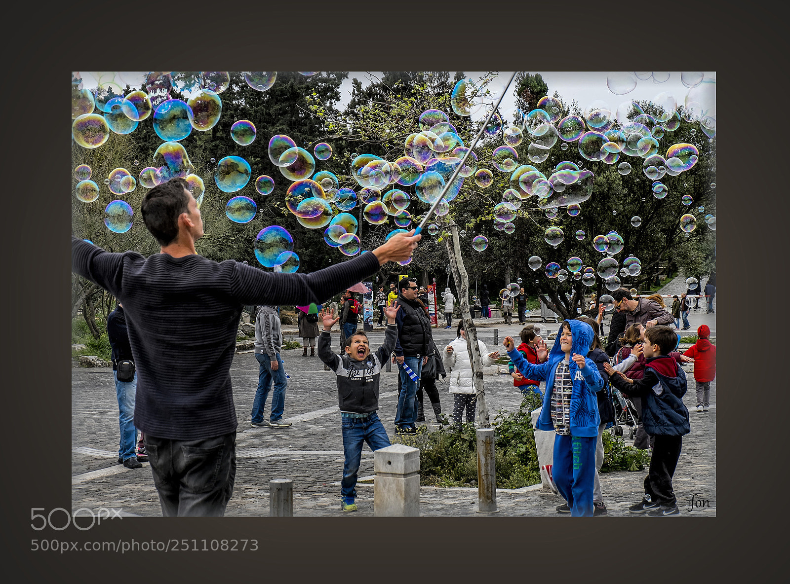 Fujifilm X-E1 sample photo. Bubble frenzy photography