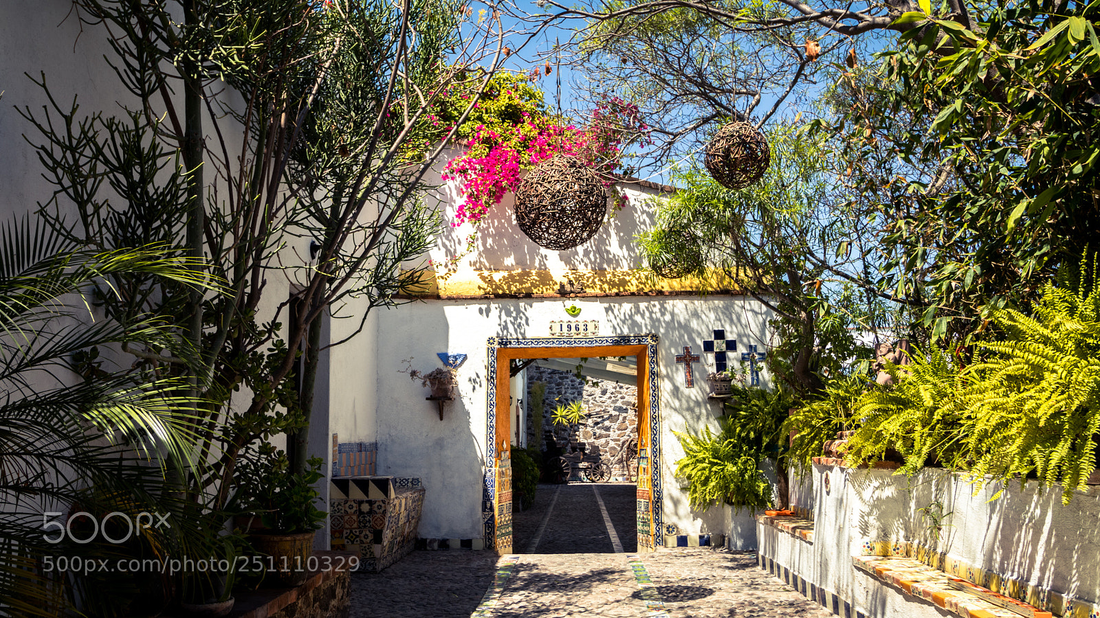 Canon EOS 80D sample photo. Patio la cofradÍa photography
