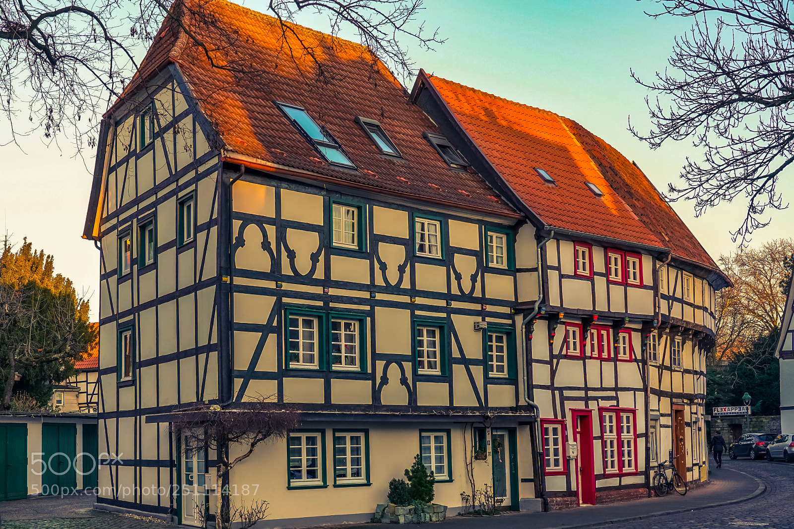 Sony a7R II sample photo. Curved house photography