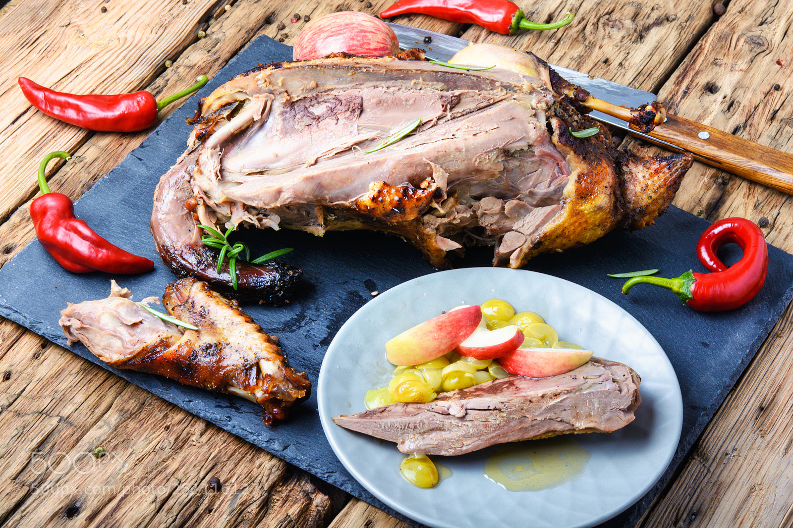 Nikon D7100 sample photo. Roast duck with apples photography