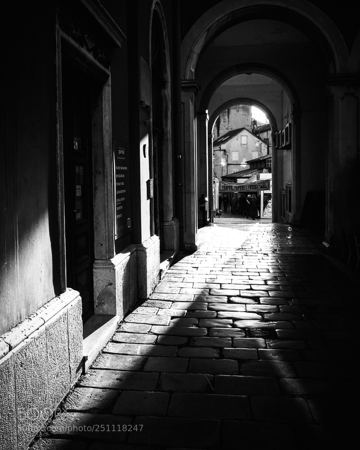 Fujifilm X100F sample photo. Sun is shining photography