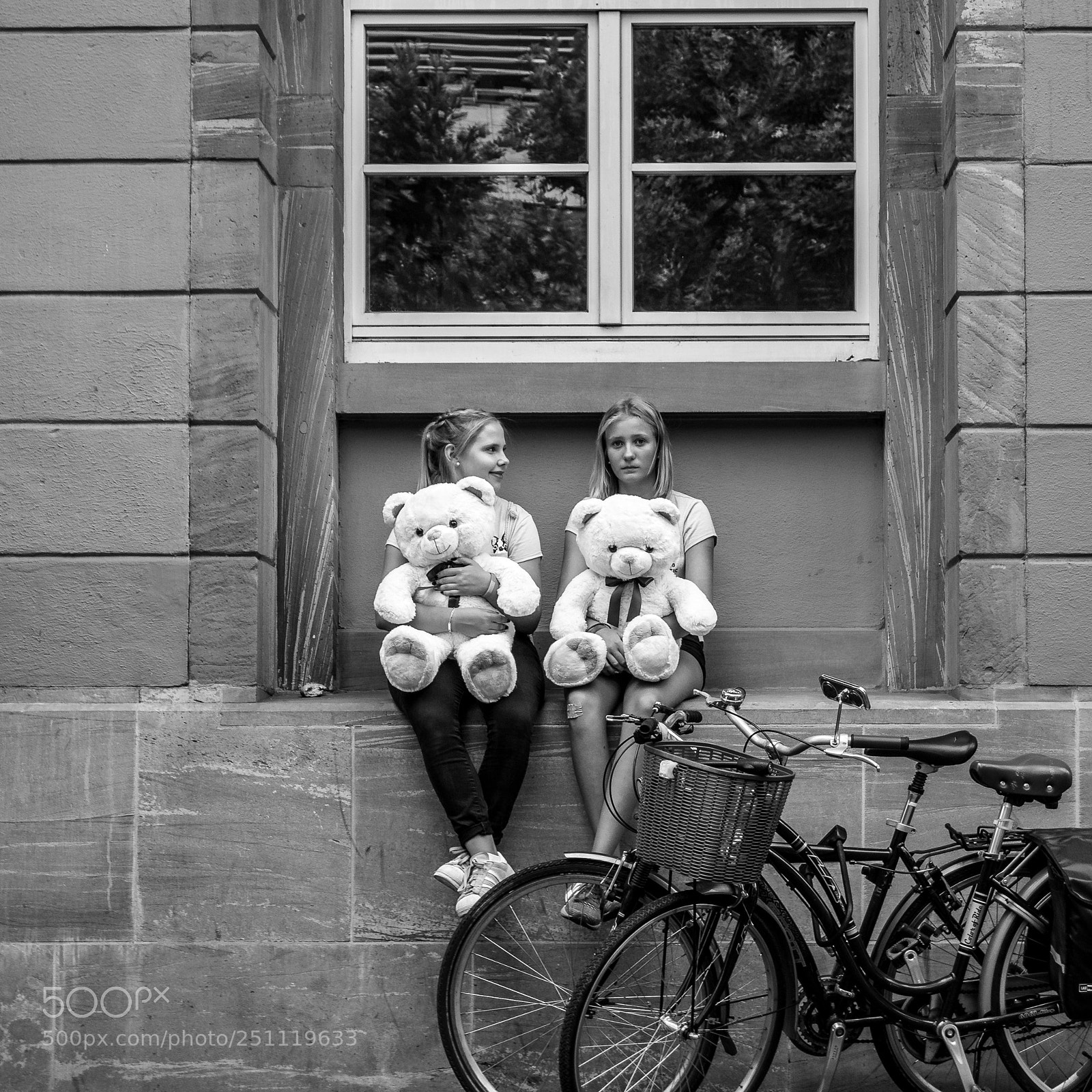 Panasonic Lumix DMC-GX7 sample photo. Girls with bears photography