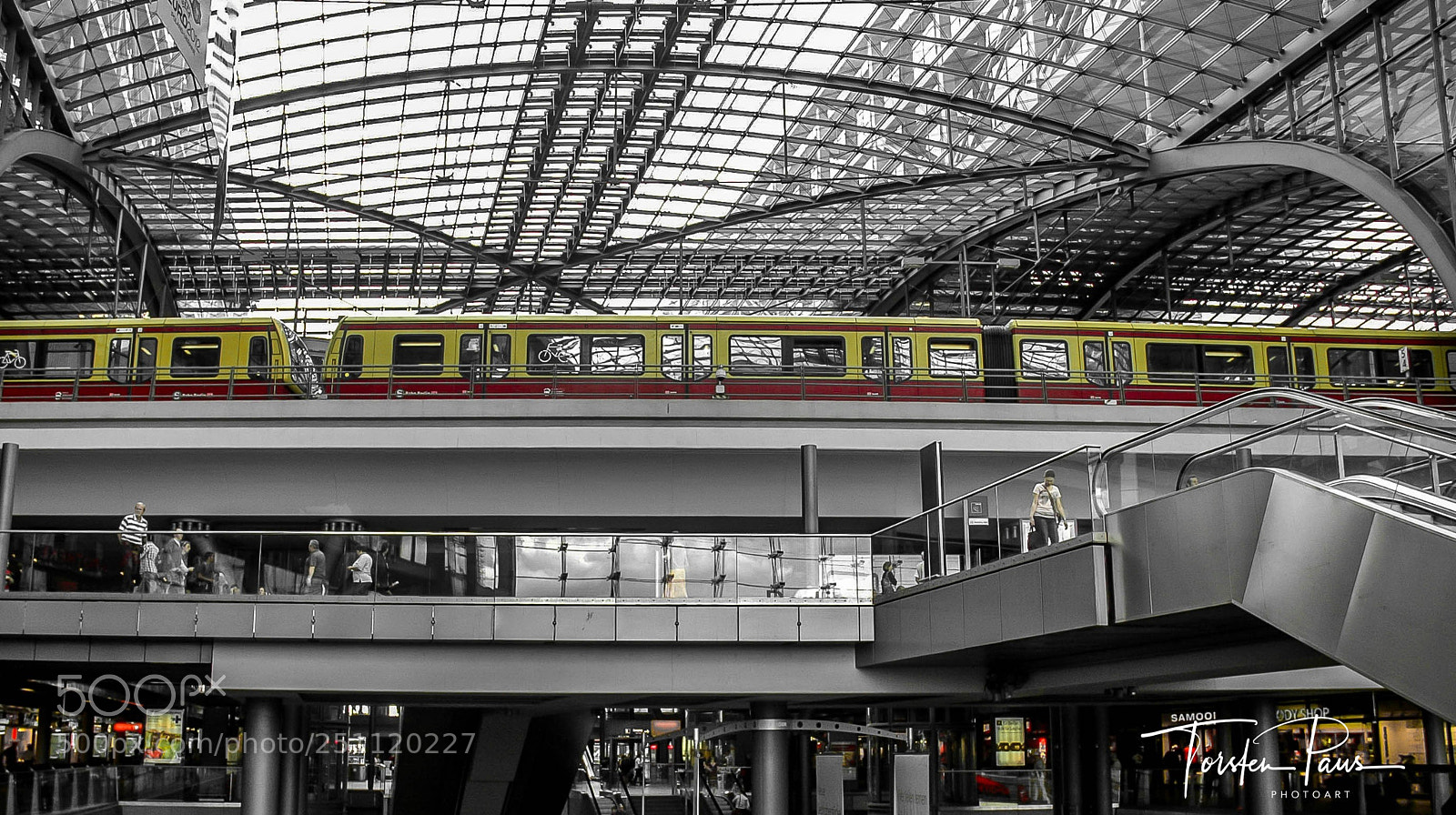 Nikon D70 sample photo. S - bahn at photography
