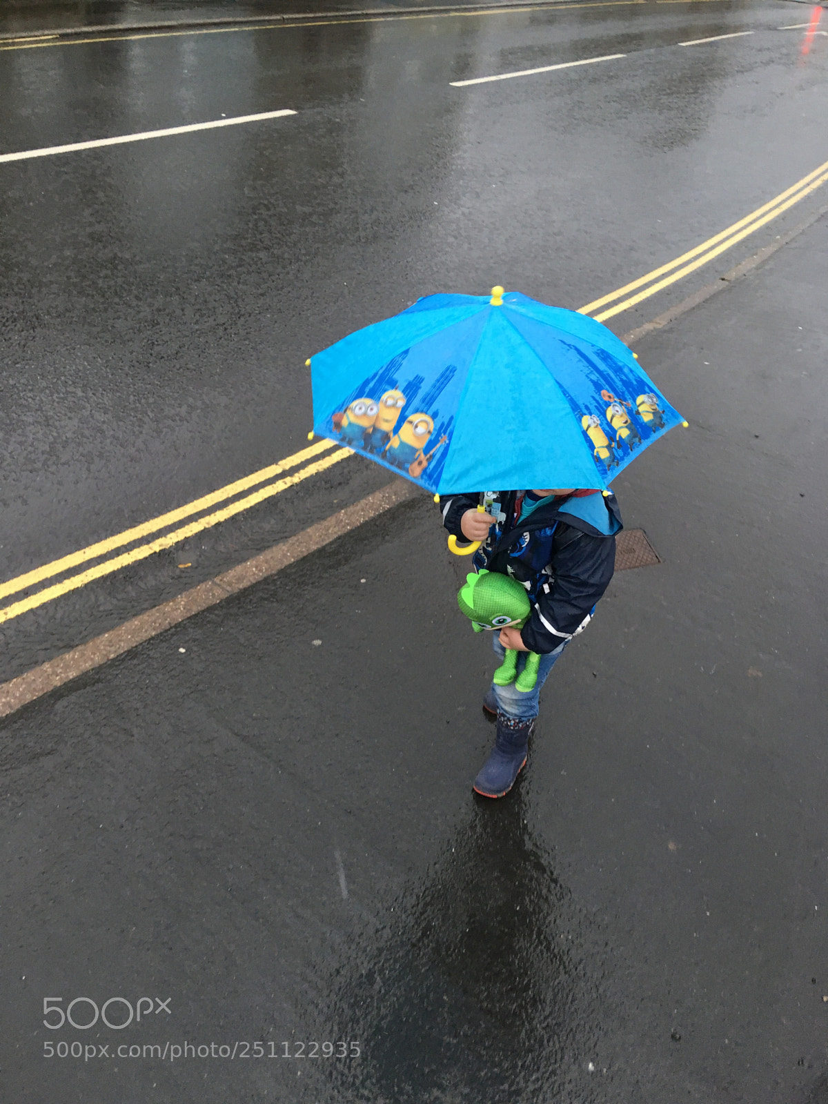 Apple iPhone SE sample photo. Minions umbrella photography