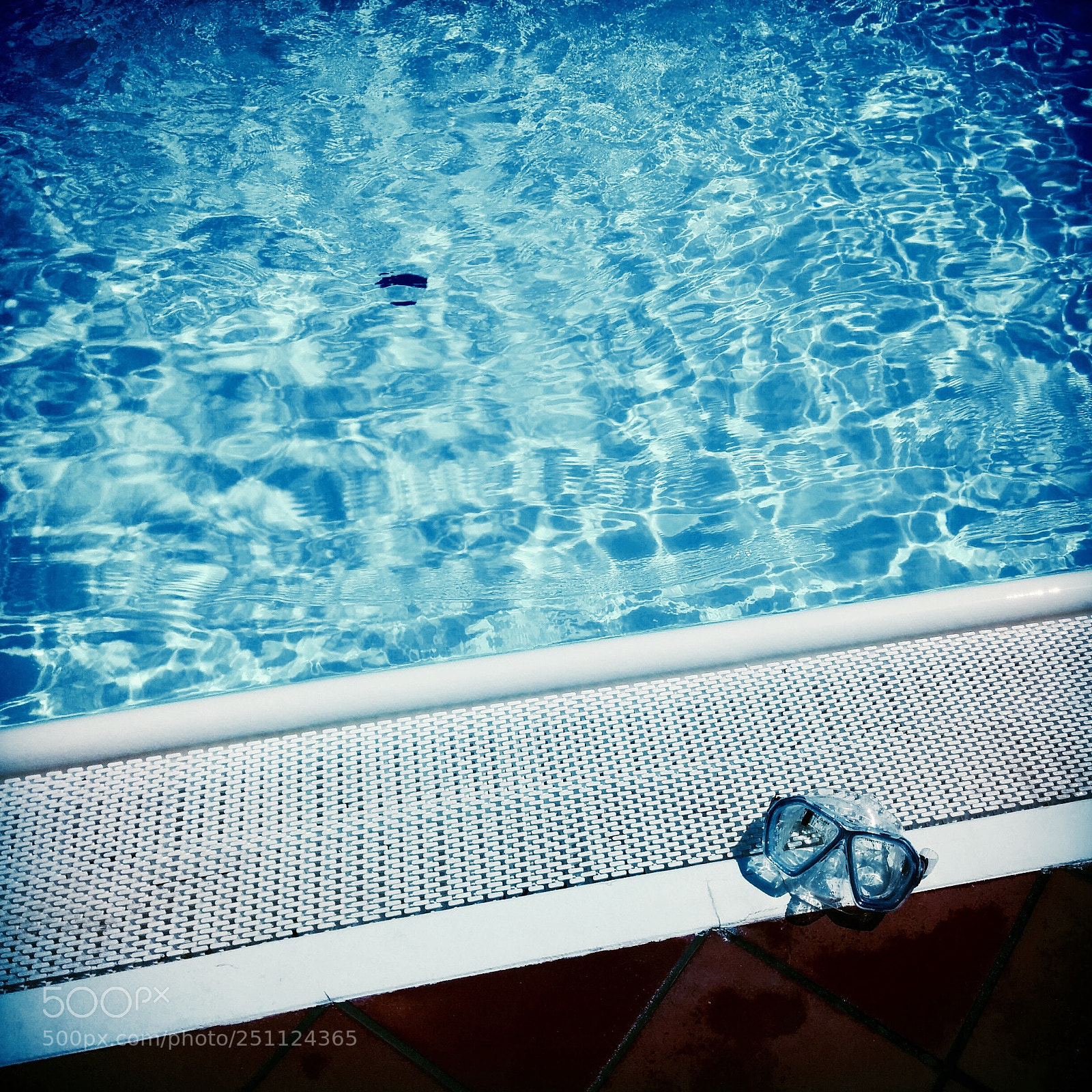 LG Nexus 5 sample photo. By the pool photography