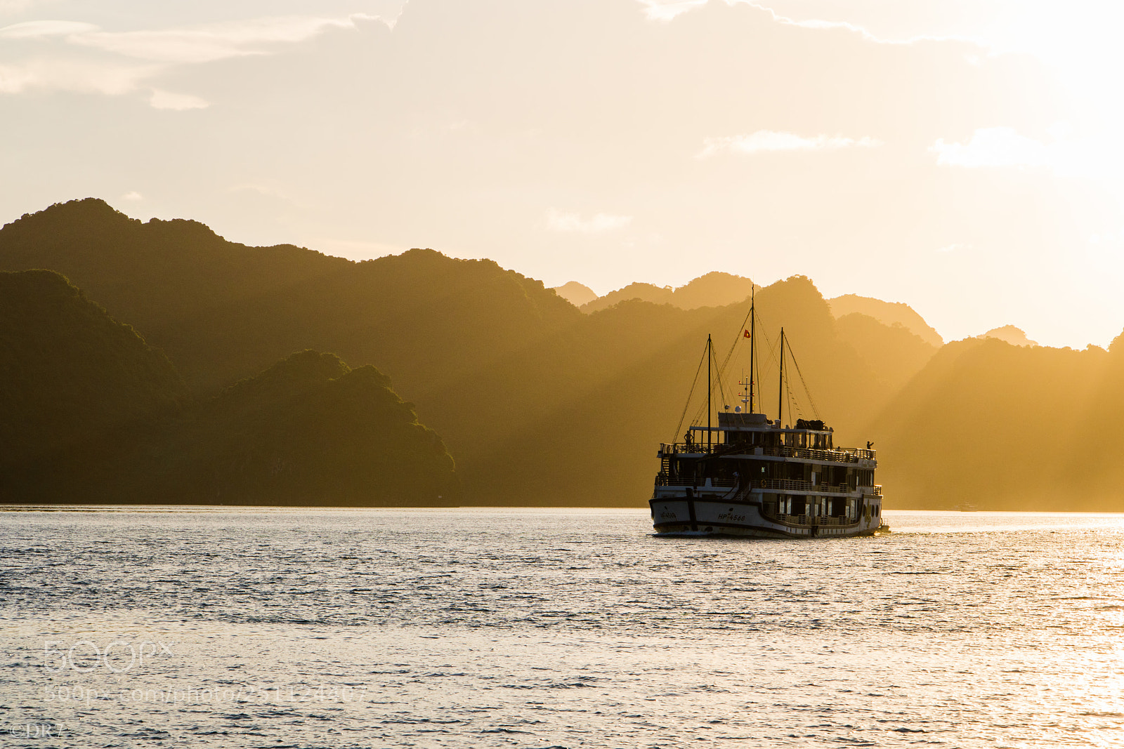 Canon EOS 750D (EOS Rebel T6i / EOS Kiss X8i) sample photo. Lost in the sunset photography