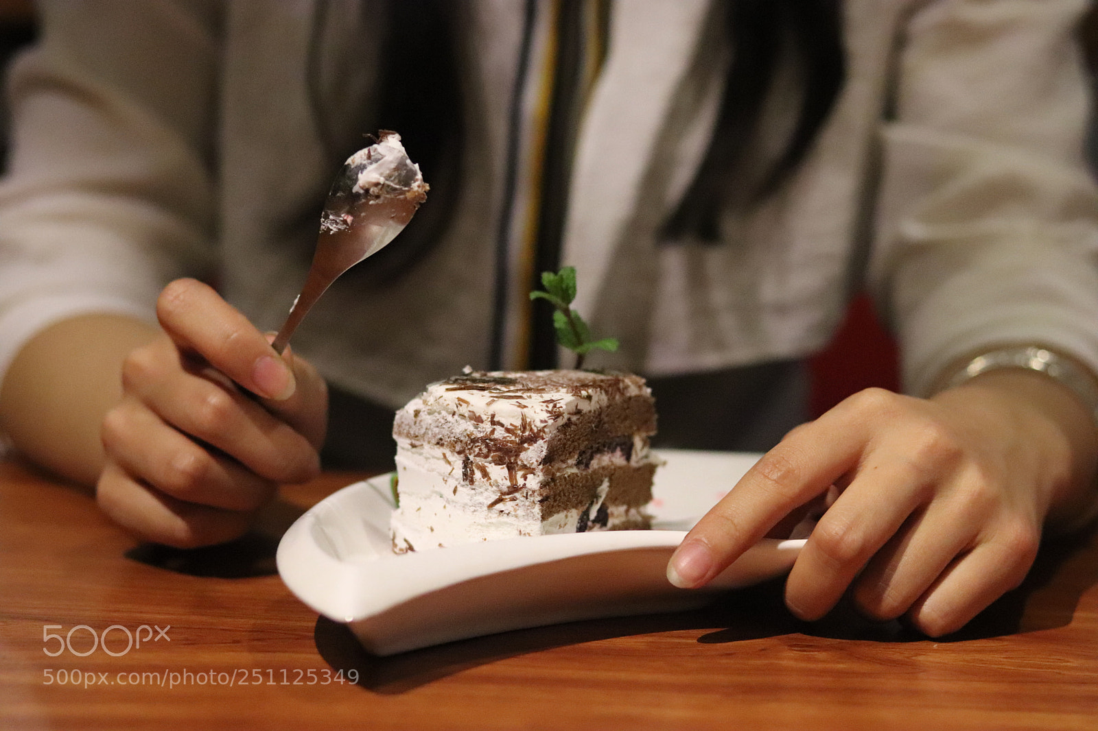 Canon EOS 77D (EOS 9000D / EOS 770D) + Canon EF 50mm F1.8 STM sample photo. Cake photography