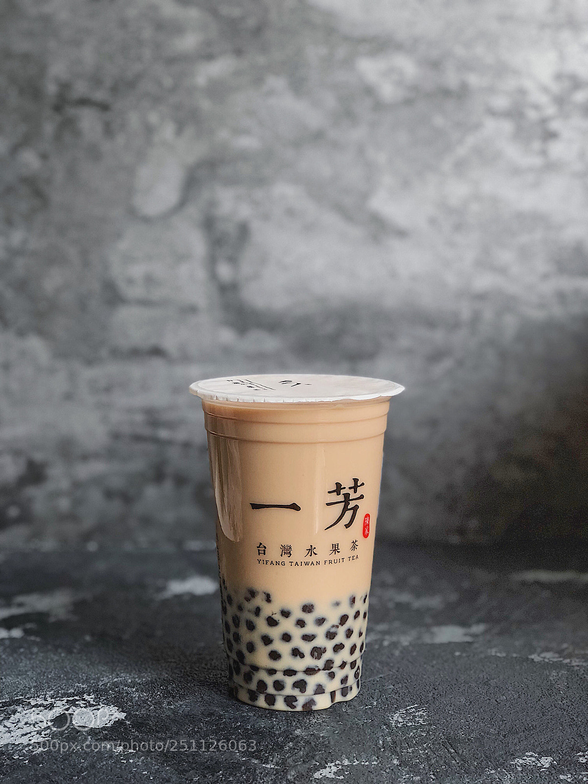 Apple iPhone 8 Plus sample photo. 一芳台湾水果茶之粉圆鲜奶茶 photography