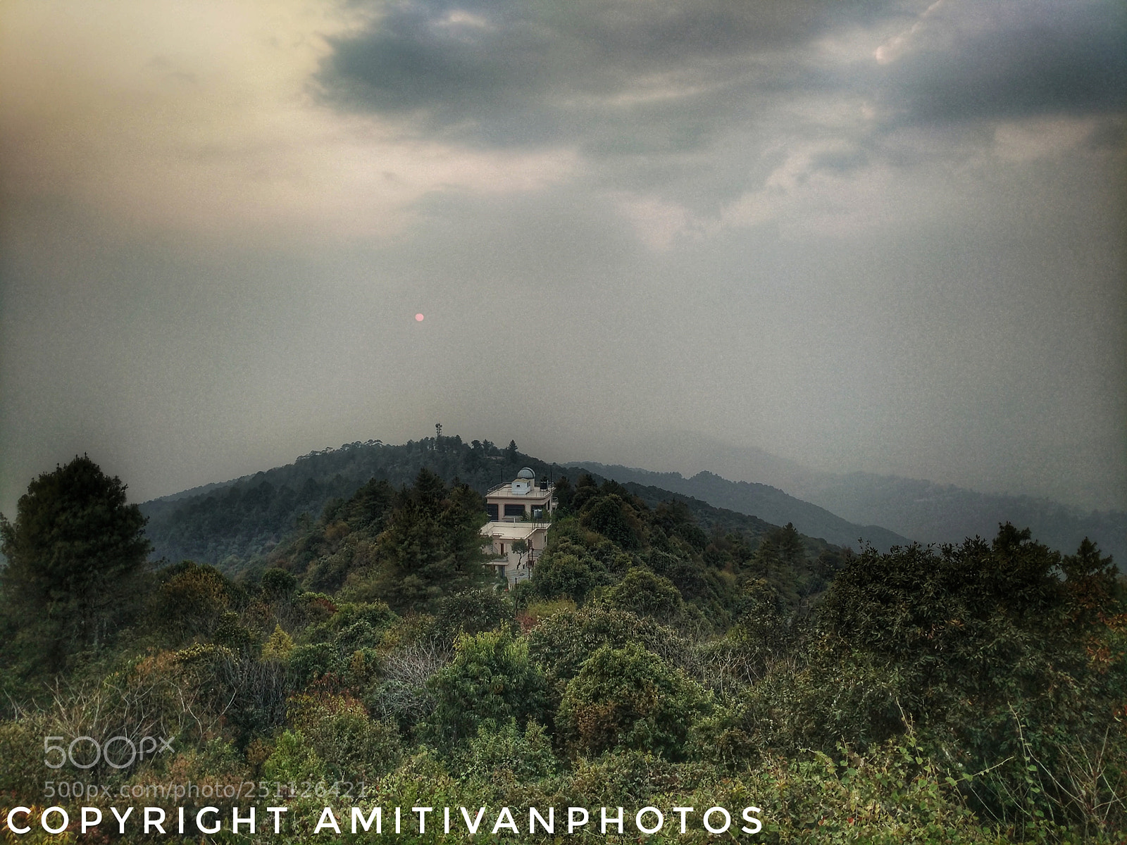 Google Pixel sample photo. Seven nation army take photography