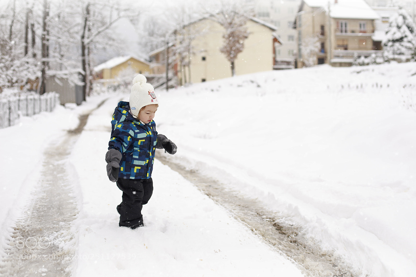 Canon EOS 5D Mark IV sample photo. Last snow photography