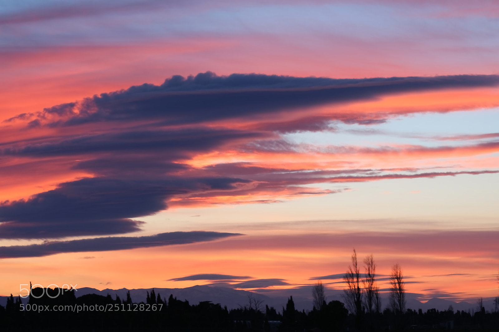 Canon EF-S 55-250mm F4-5.6 IS II sample photo. Ciel du roussillon photography