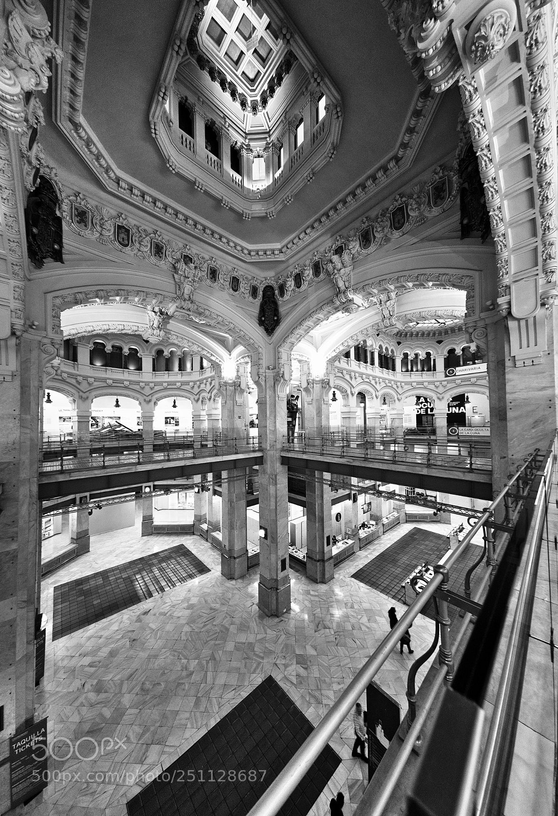 Leica SL (Typ 601) sample photo. Palacio de cibeles photography