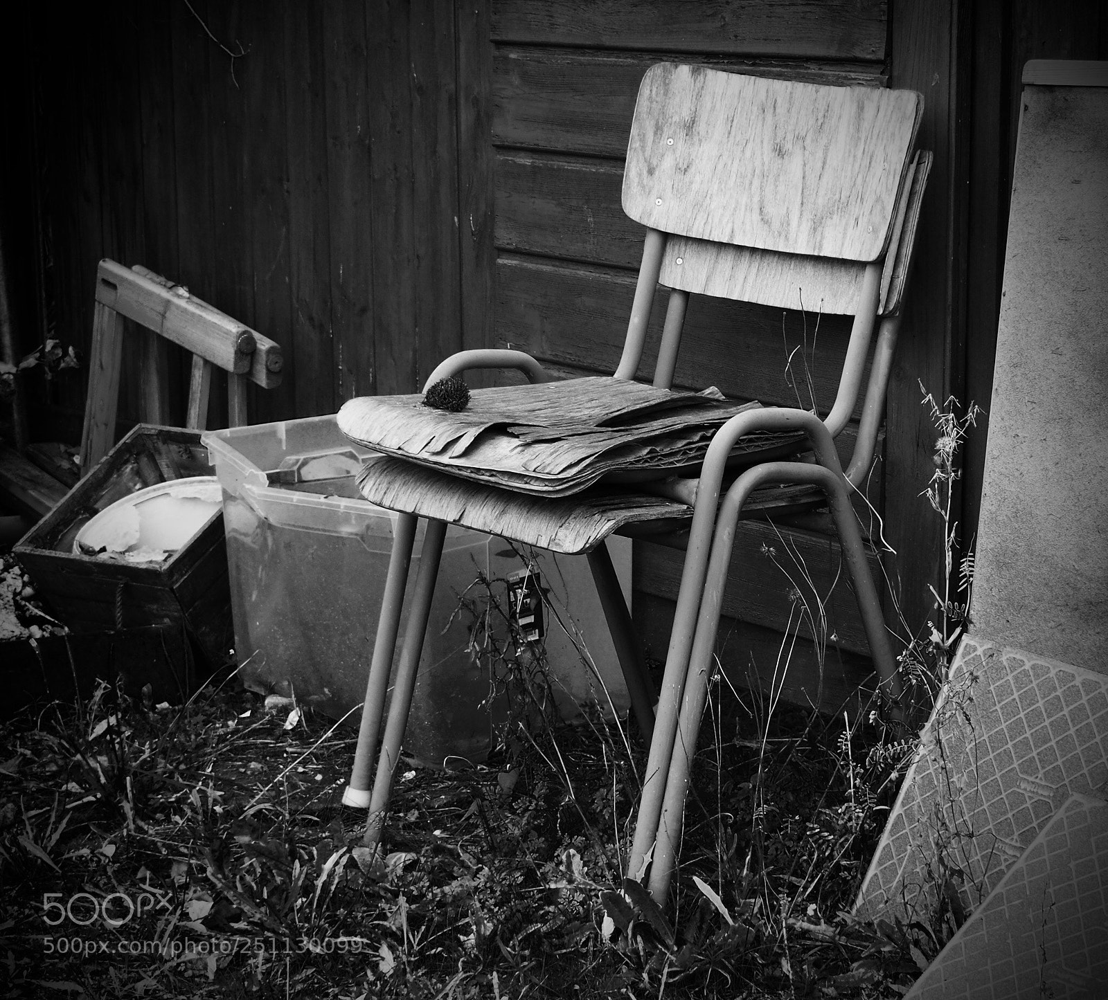 Olympus OM-D E-M10 II sample photo. Chairs photography