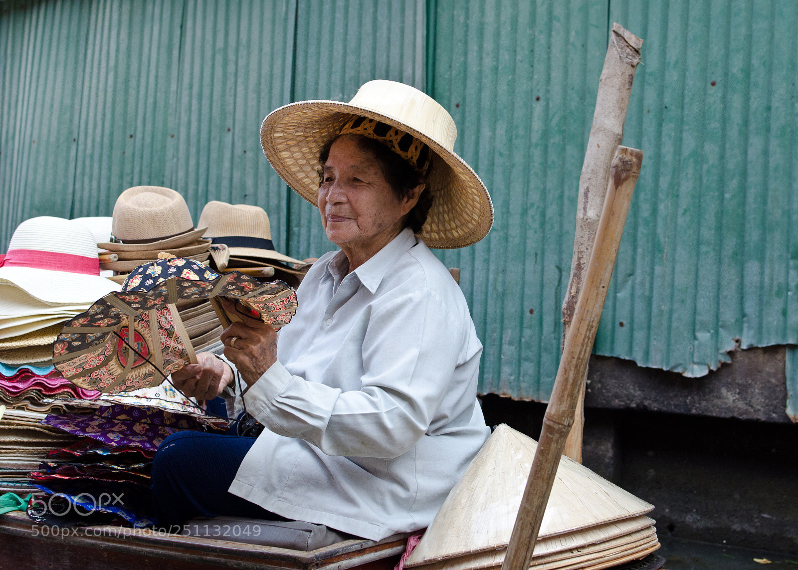Nikon D7000 sample photo. Sunhats at the floating photography