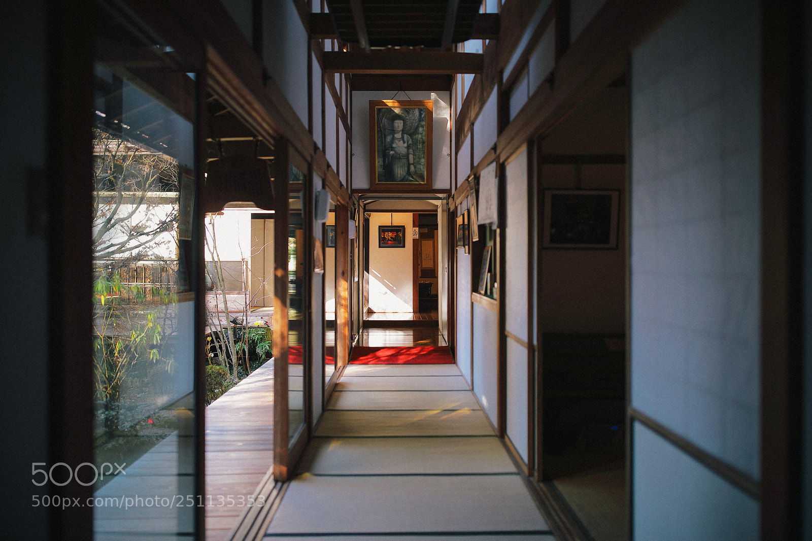 Canon EOS 5D Mark IV sample photo. Aisle photography