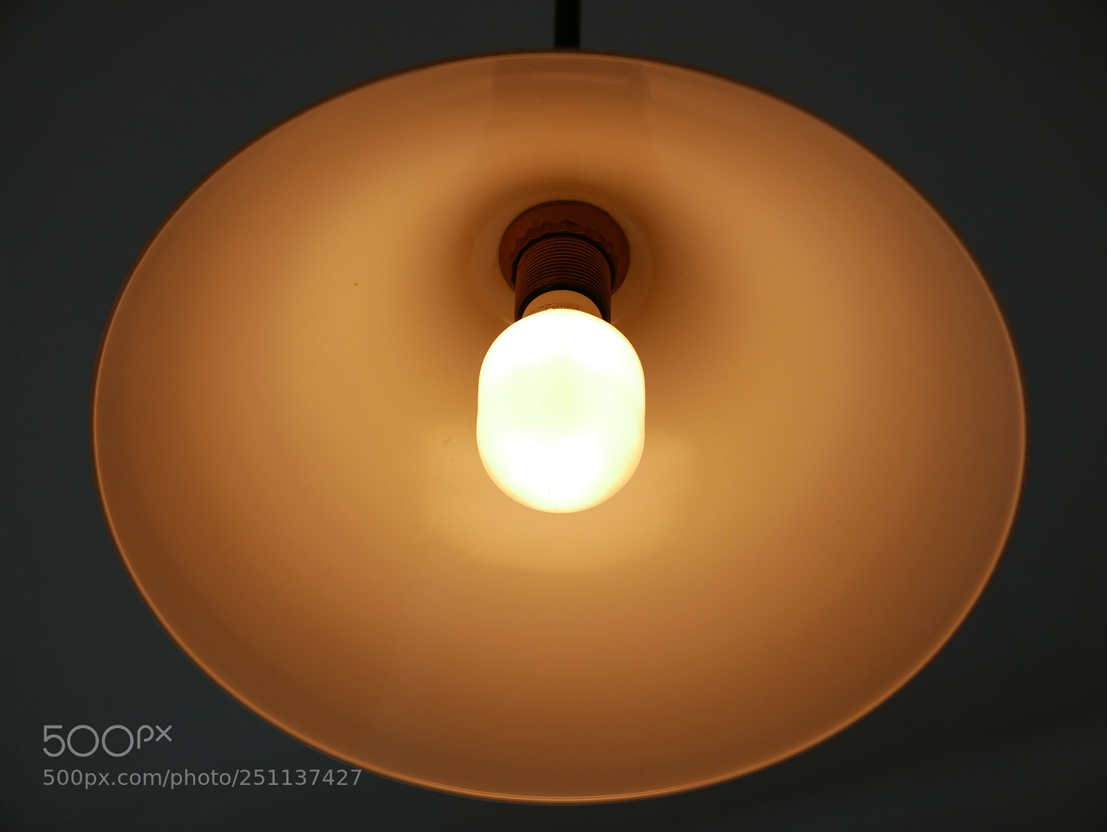 Leica D-Lux (Typ 109) sample photo. Illuminated lamp with shining photography
