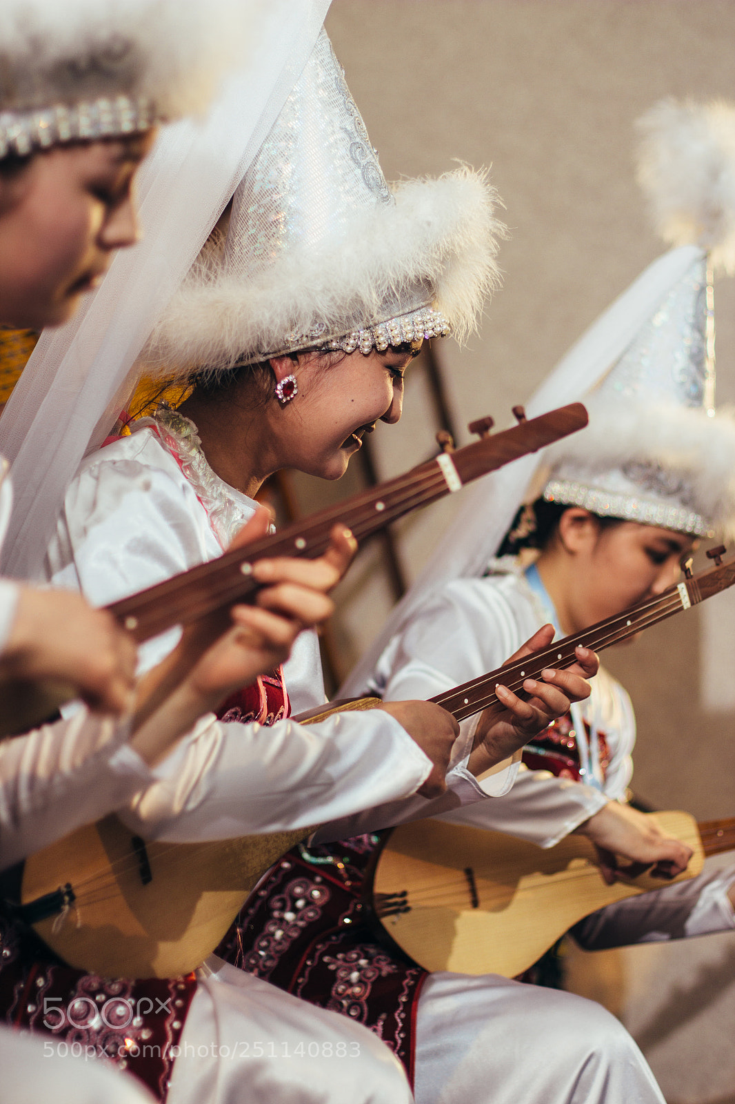 Canon EOS 600D (Rebel EOS T3i / EOS Kiss X5) sample photo. Musician kyrgyz photography