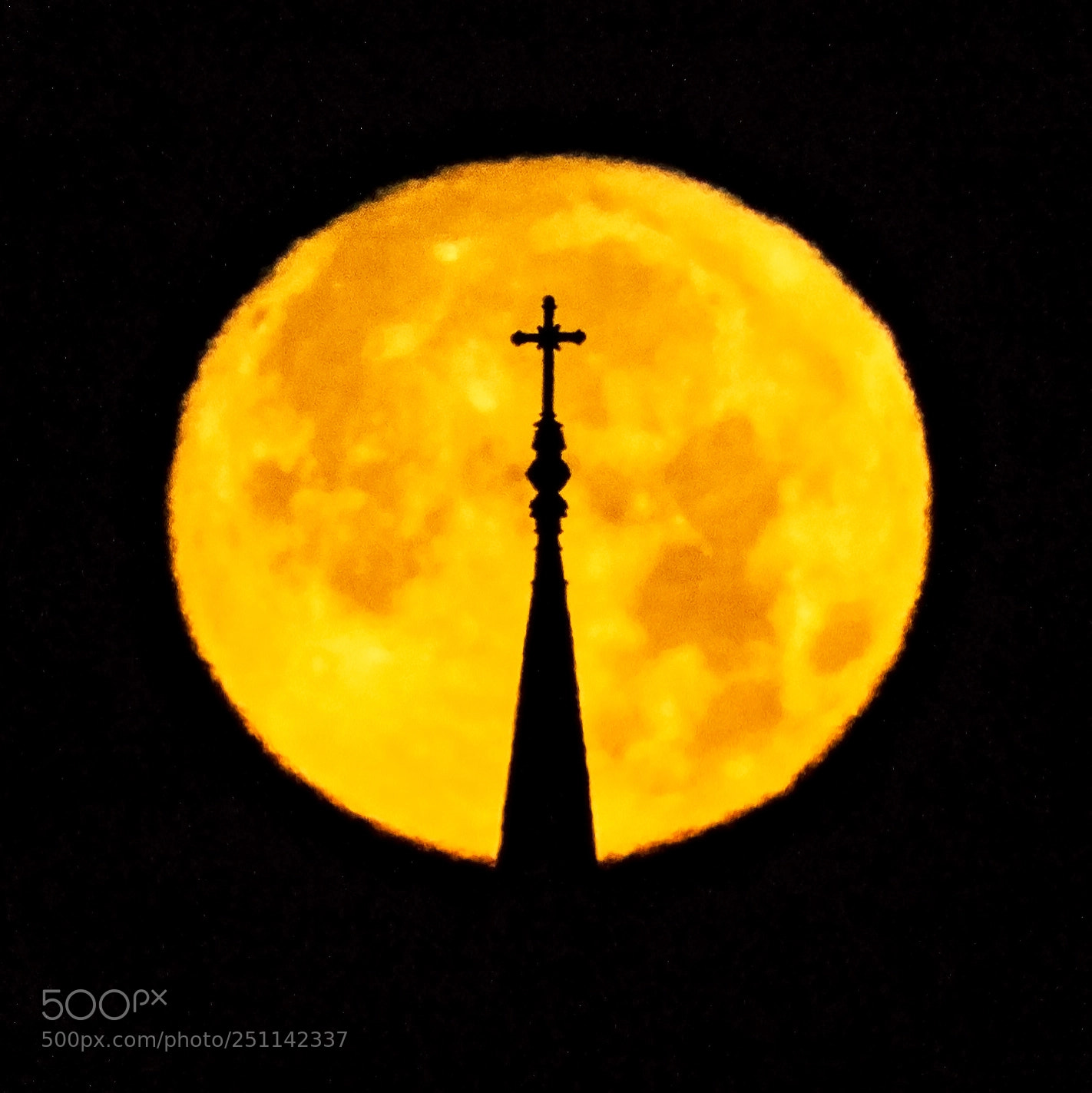 Nikon D810 sample photo. Moonset and steeple photography