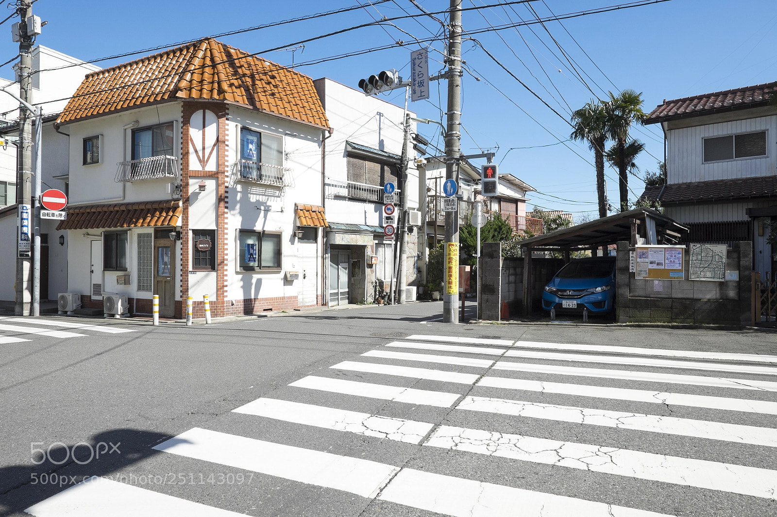 Fujifilm X-T1 sample photo. Tokyo.大田区田園調布本町　桜坂上 photography